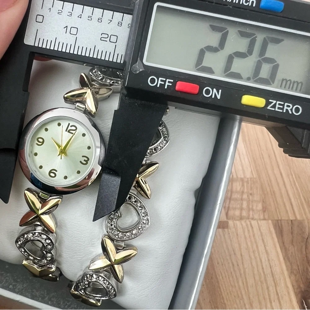 NIB Unbranded watch and bracelet two tone hearts gift set